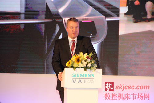 西门子（中国）有限公司冶金技术部总经理吕崇德先生发表演讲